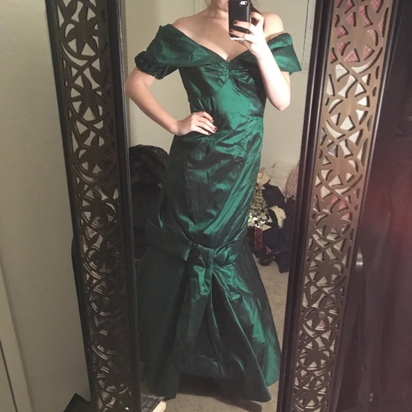 Rose Taft Dresses & Skirts - Rose Taft Couture Emerald Silk Formal Mermaid Gown